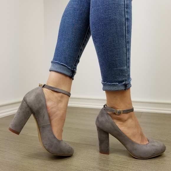 round toe block heel